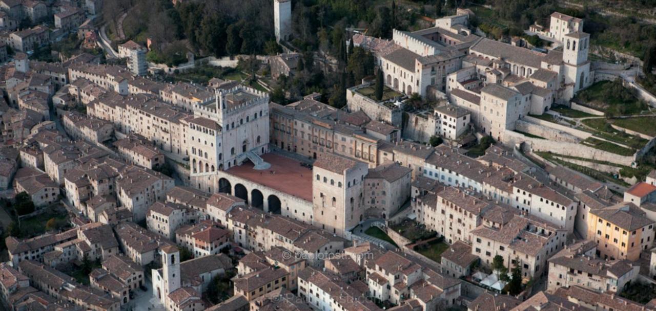Appartamento Centro Storico Gubbio Luaran gambar
